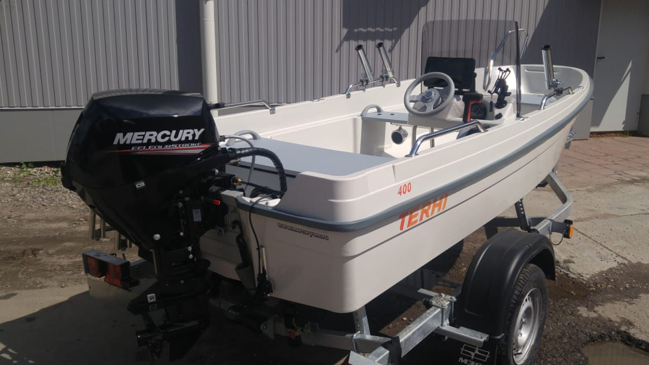 Финская моторная лодка Terhi 400 C с мотором Mercury